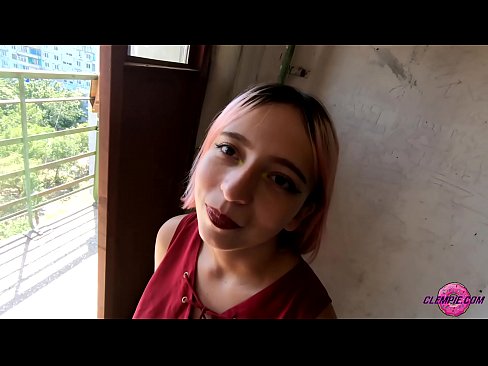 ❤️ Sensuell student suger en fremmed i utmarken - Cum On His Face ❌ Hard porno hos oss